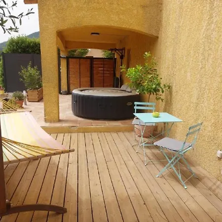 Independante Avec Terrasse Privative Homestay szállás *